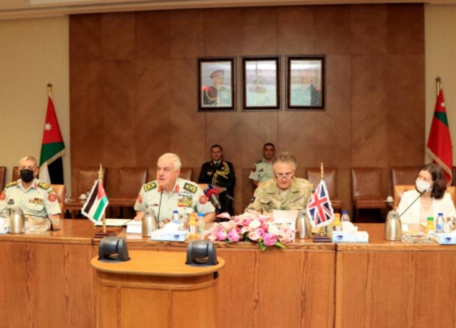 الحنيطي يفتتح دورة الدفاع الوطني رقم 19