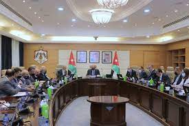 رئيس الوزراء يوعز بتشديد الرّقابة على مدى الالتزام بأوامر الدّفاع