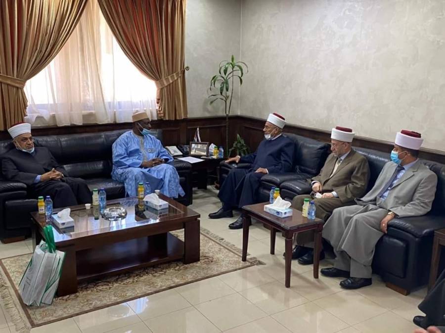 قاضي القضاة يلتقي الأمين العام لمجمع الفقه الاسلامي