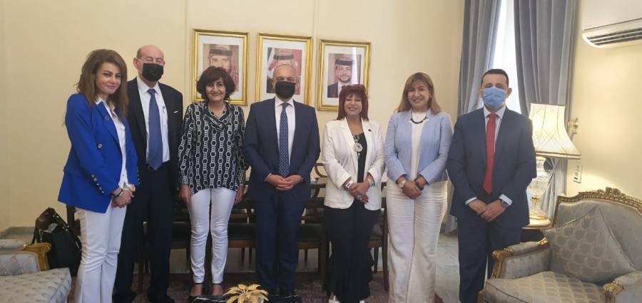 العضايلة يلتقي رئيس اتحاد المستثمرات العرب