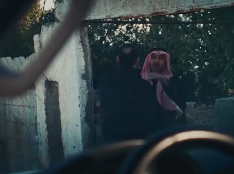 بالفيديو .. شاهد كرم أهالي الكرك بعد ان ضل كادر قناة الجزيرة الطريق