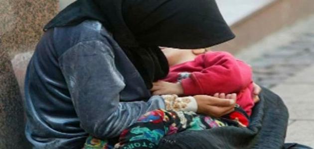 التنمية تضبط رجلاً يجبر زوجته على التسول واخر يستخدم طفله صاحب الـ 35 يوما لكسب عطف الناس