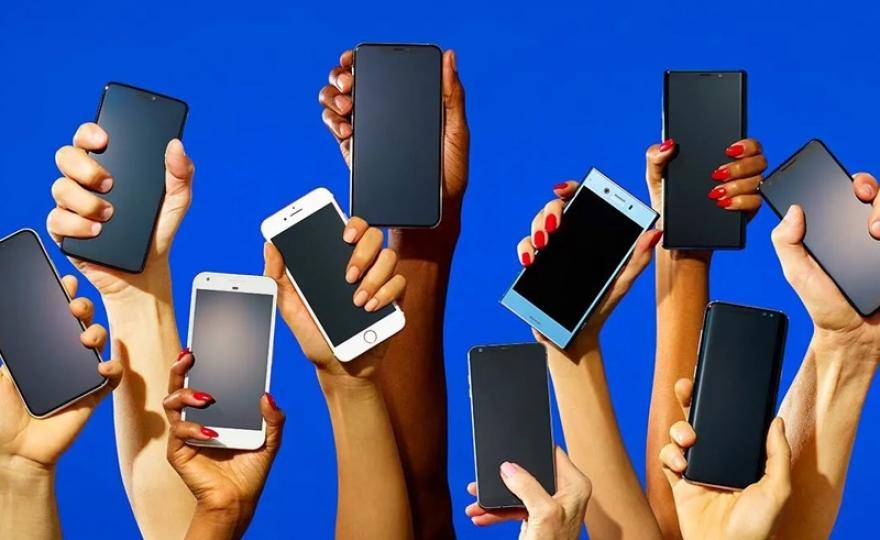 حرمان 254 طالب توجيهي بسبب الهاتف