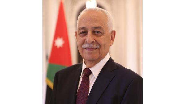 العيسوي ينقل تعازي الملك إلى آل منكو