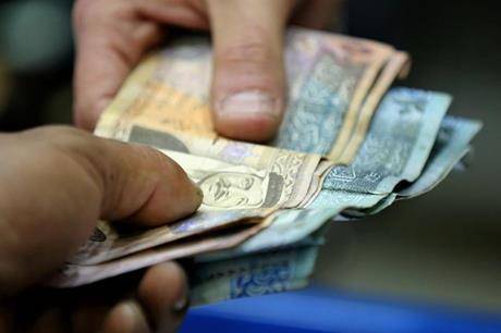 عاجل : تجارة الأردن تطالب بتأجيل أقساط القروض عن المواطنين والتجار