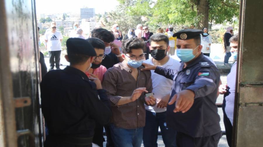 172443 طالبا وطالبة يختتمون اليوم امتحان التوجيهي