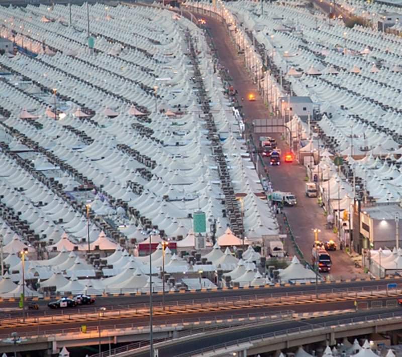 حجاج بيت الله يؤدون «الركن الأعظم» اليوم