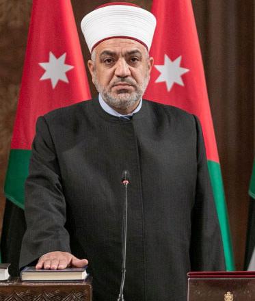 Awqaf minister strongly condemns Israeli violations at Al Aqsa