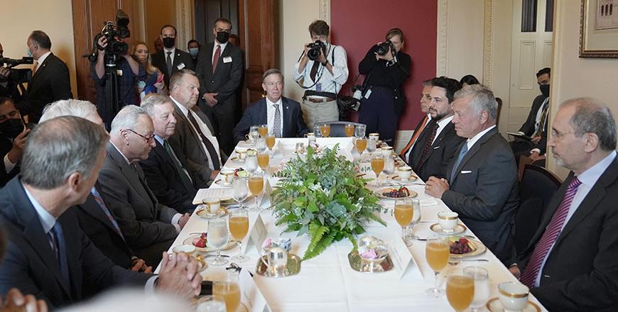 King meets US Senate leadership