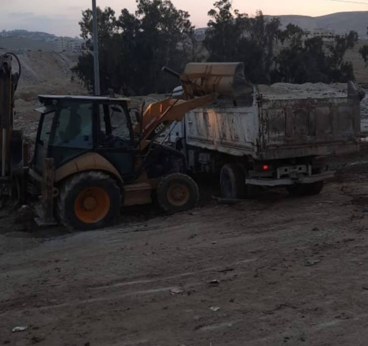 الزرقاء .. إزالة 200 طن من مخلفات الأضاحي