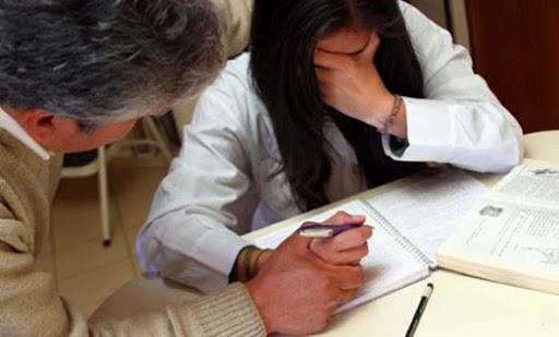 طالبة جامعية تنشر فضيحة حول استغلال جنسي لـ استاذ مع طالبات في جامعة أردنية