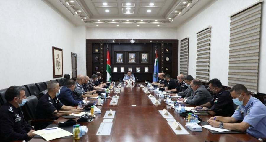 مدير الأمن العام ينقل تحيات جلالة الملك عبد الله الثاني، إلى منتسبي الأمن العام.