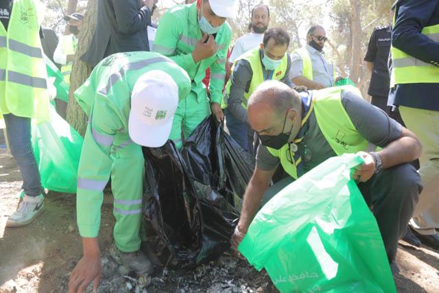 PM launches nationwide cleanup campaign