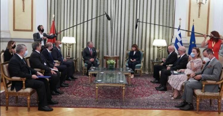 الملك يجتمع برئيسة اليونان