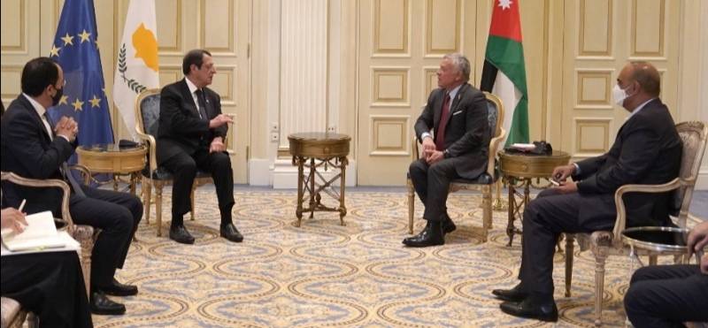 الملك والرئيس القبرصي يبحثان إعادة الاستقرار للمنطقة