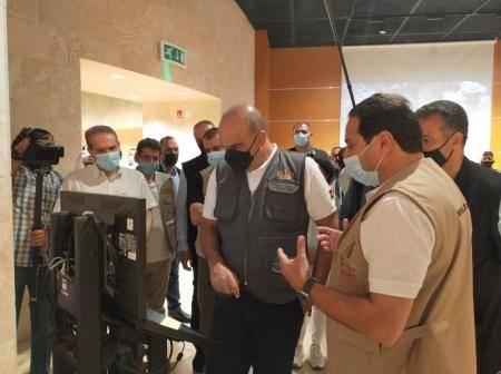 الخصاونة يؤكد من متحف البترا أهمية اجراءات السلامة وتلقي اللقاح