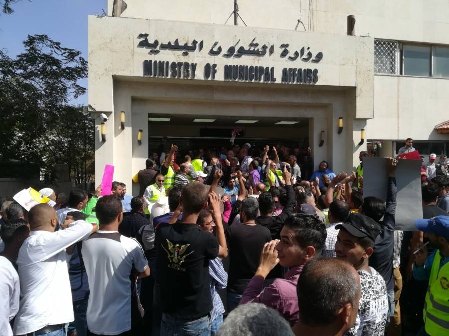 اضراب شامل للعاملين في البلديات الاحد القادم