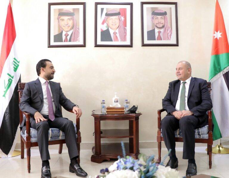 العودات والحلبوسي يؤكدان أهمية البناء على نتائج القمة الثلاثية