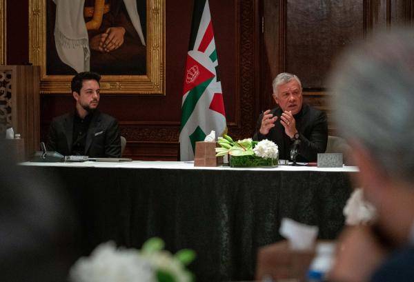 الملك يلتقي لجنة تحديث المنظومة السياسية