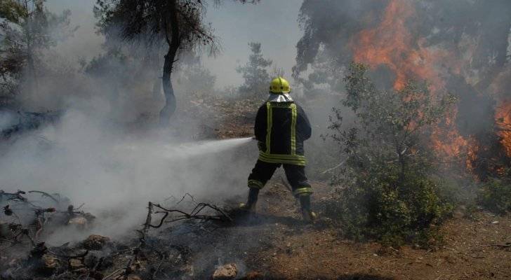اخماد حريق شب بـ350 دونما في الكورة.