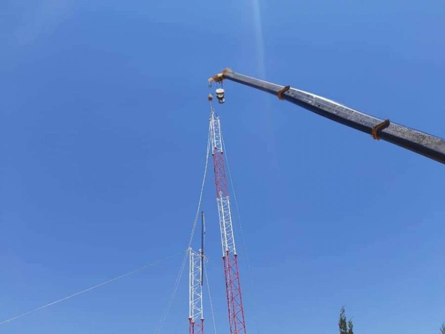 بلدية مادبا الكبرى تباشر بتركيب برج للإذاعة