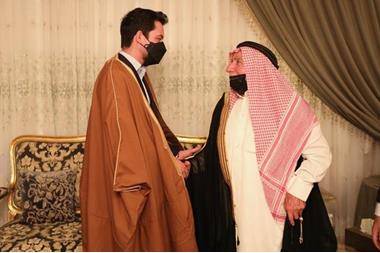 ولي العهد في ضيافة عشيرة العتوم  صورة