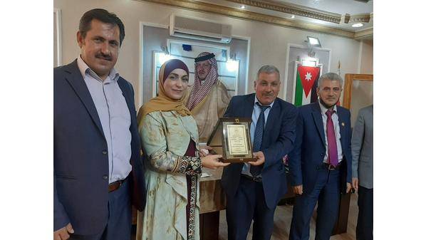 تربية عجلون تكرم الفائزة بجائزة الملكة رانيا للمرشد المتميز