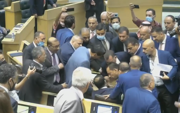 دعوة النواب لجلسة جديدة الساعة الثالثة