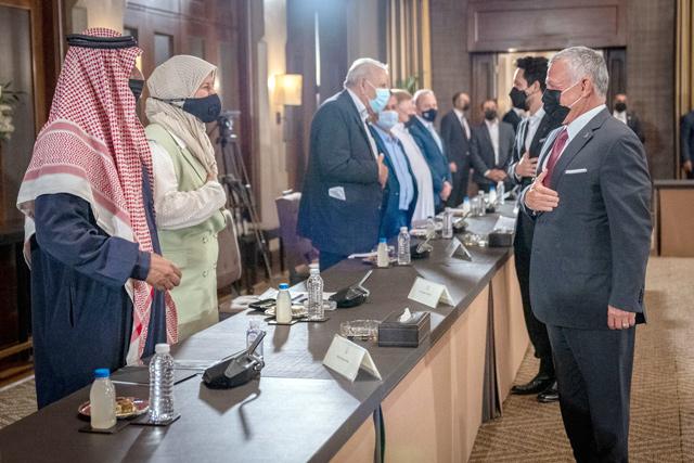 King meets representatives of Palestinian refugee camps