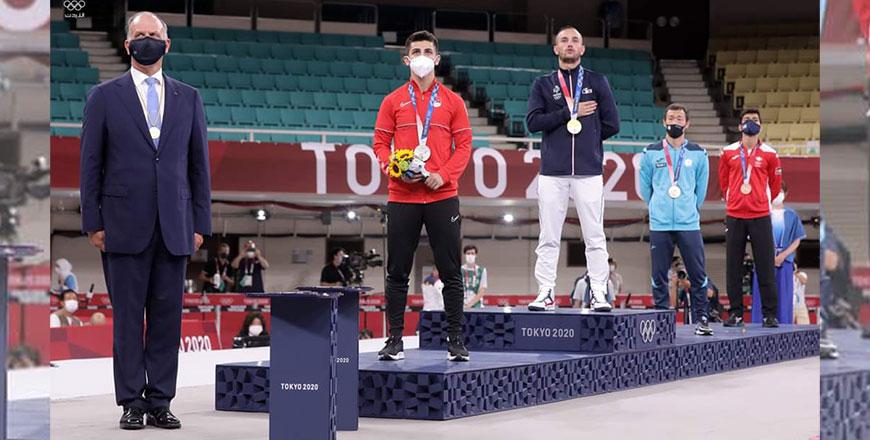Prince Feisal presents Olympic bronze medal to Jordanian karate player Masatfa