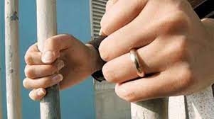 الحبس شهر لفتاة قالت للشرطي: بدفع المخالفة على بوز الكندرة