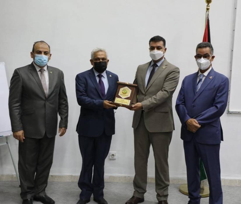 الحنيفات والمدير التنفيذي للمجلس الدولي للزيتون يفتتحان ورشة عمل متخصصة