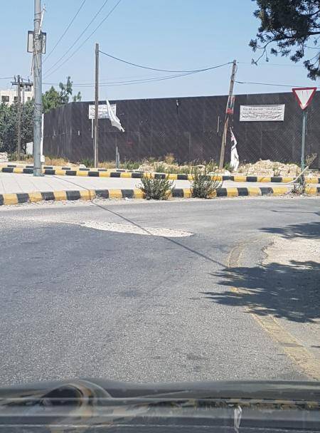 شكاوى من عدم اصلاح الحفر عند اشارات عين الباشا في السرو