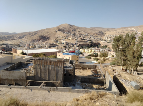 مشروع متعثر تشرف عليه الأشغال تم إسقاطه من زيارة الوزير الأخيرة للبترا .. صور