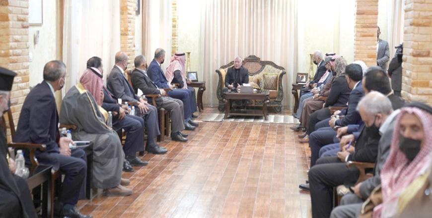 King visits Zarqa, meets notables