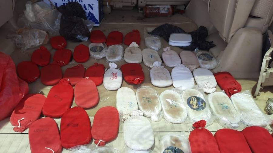 ضبط شخصين احدهما مصنف بالخطير وبحوزتهما اسلحة نارية وكميات كبيرة من المواد المخدرة في البادية الشمالية .