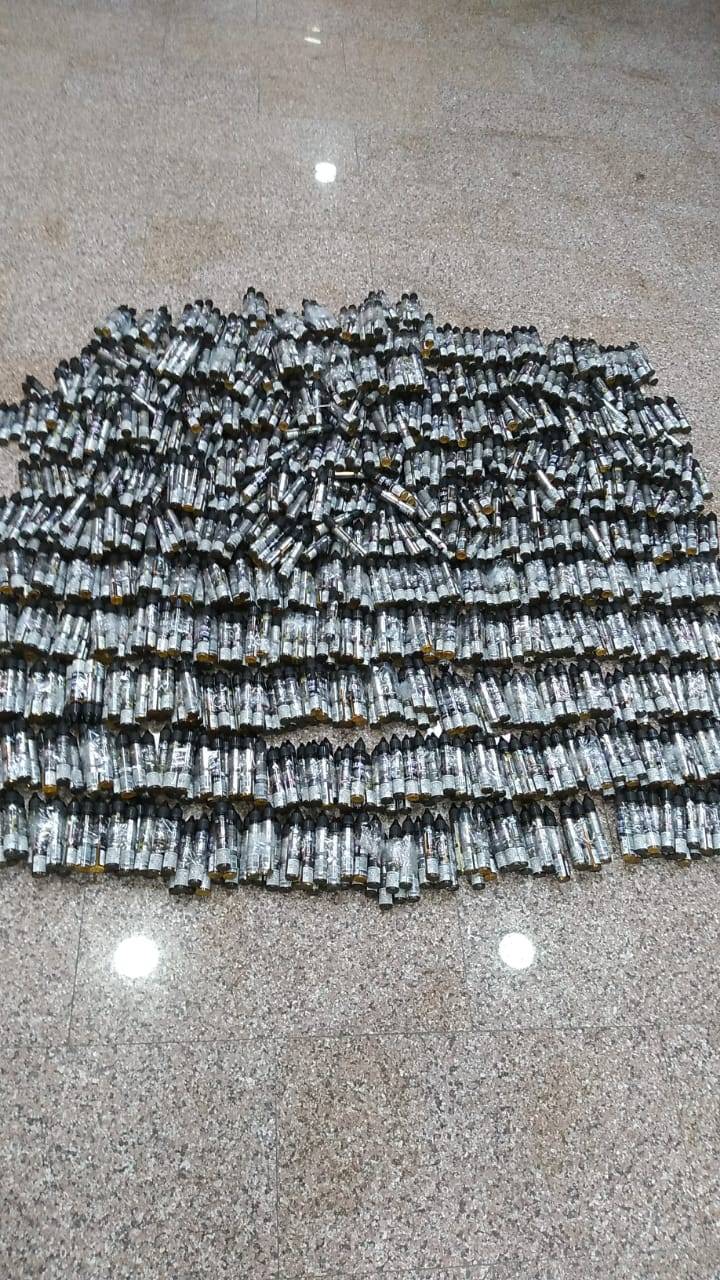 الجمارك تحبط تهريب هواتف خلوية وأجهزة كشف معادن ونكهات سجائر الكترونية.