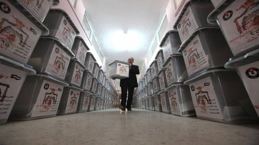 مفاجأة قد تُغير بقانون الانتخاب .. ما هو جديد عدد المقاعد و الاقتطاعات الجراحية من المحافظات و المكونات؟