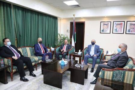 وزير العدل ونظيره العراقي يبحثان سُبل تعزيز التعاون المشترك