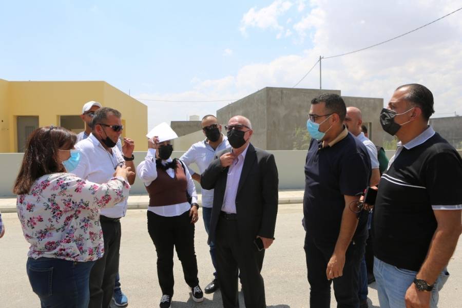 وزير الأشغال يتفقد مشروع تنفيذ وحدات سكنية بمنطقة الملاحة