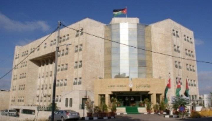 الحكومة تحيل ملف مكافات مالية في جامعة حكومية لمكافحة الفساد