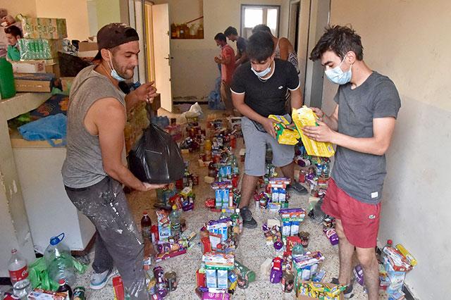 Algeria combats wildfires, observes day of mourning