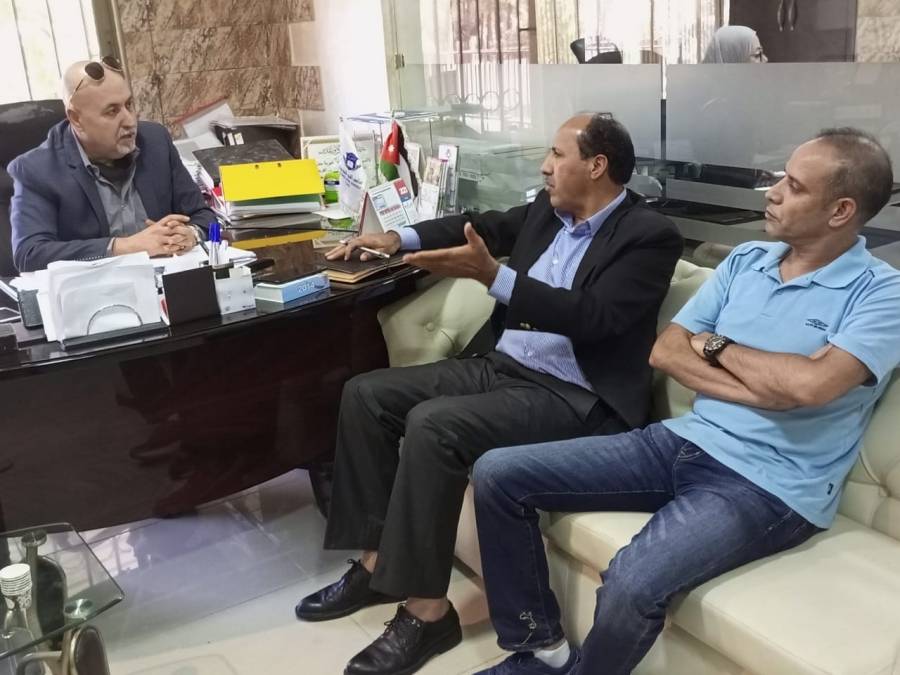 مدير مدارس الفريد ابو الهوى يستقبل الجبور والجازي من موقع نيروز الاخباري... صور