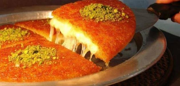 نقيب المطاعم الحلويات : الكنافة والوربات الأكثر طلبا يوم النتائج