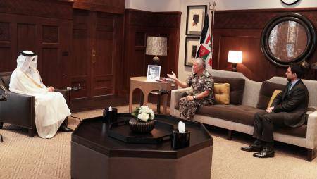 الملك يستقبل وزير الخارجية القطري
