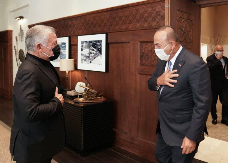 الملك يشيد بالموقف التركي لحل القضية الفلسطينية