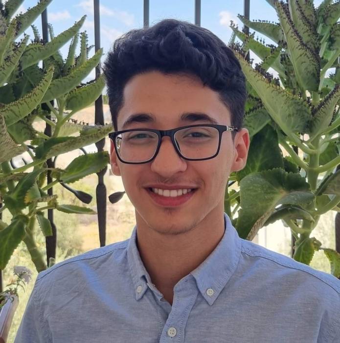 الثاني على الفرع العلمي: ظروف الجائحة ووقف التعليم الوجاهي كان في مصلحتي.