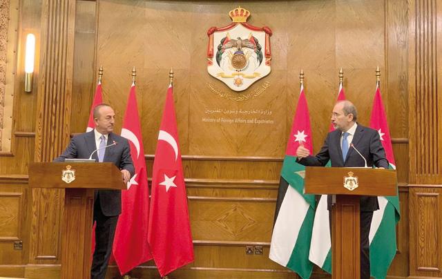 Economic cooperation, regional developments top FM’s talks with Turkish counterpart