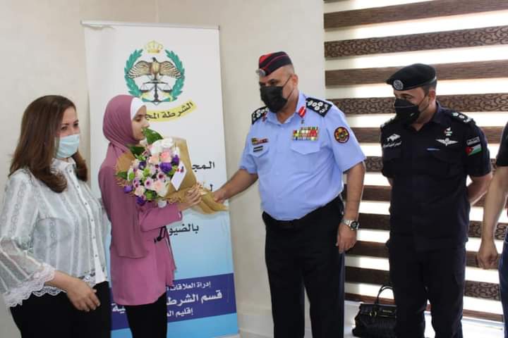 الأمن العام يكرّم الطالبة الكفيفة المتفوقة مايا الجدعان