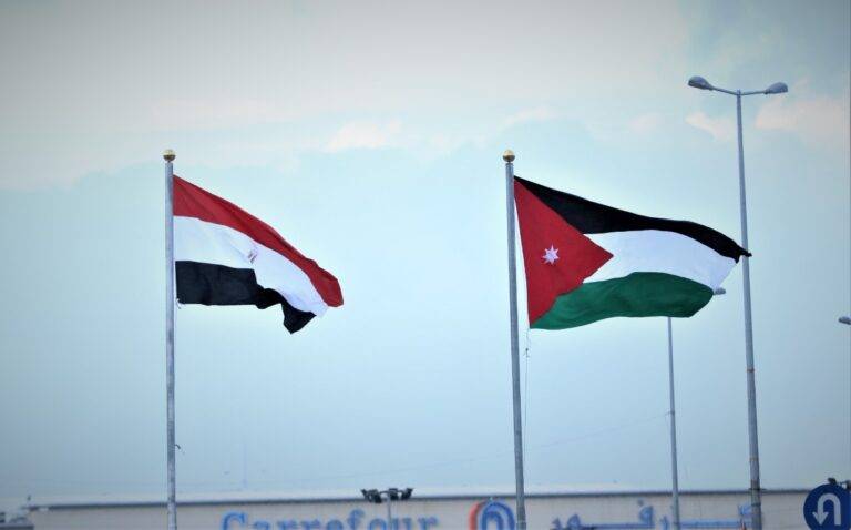 تحذير للطلبة الراغبين بالدراسة في مصر: لا تتعاملوا مع الأشخاص غير المرخصين